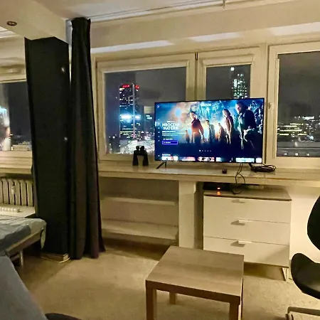 Sawa 2xmetro Wifi 500 Mbs 50'tv Netflix Hbo Appletv+ Lägenhet Warszawa